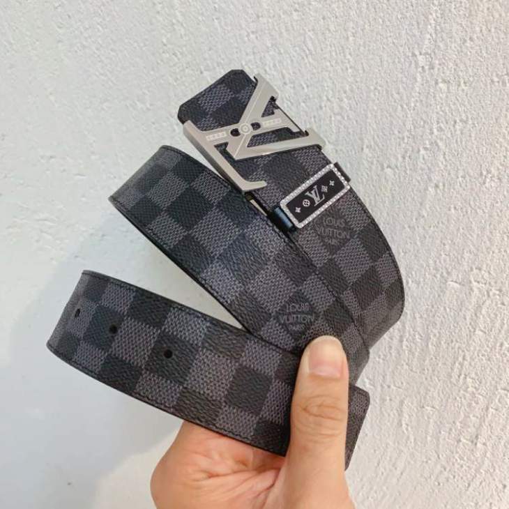 Picture of Louis Vuitton Belts _SKUfw218885196fw